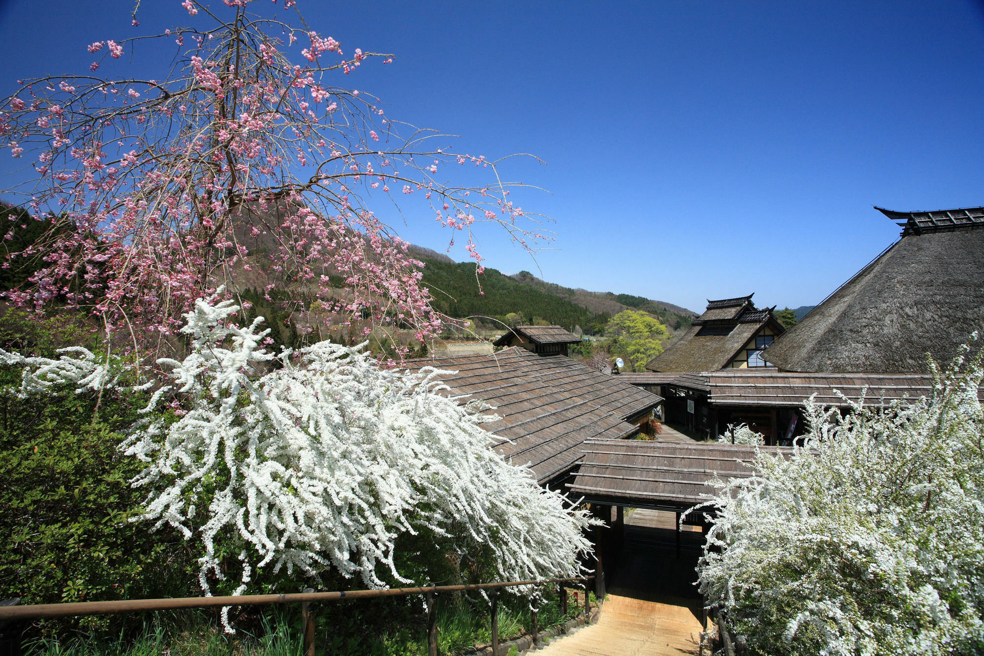 Hatago Higashiagatsuma Bagian luar foto